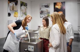 Schaukäserei, © Waldviertel Tourismus, Gerhard Wasserbauer