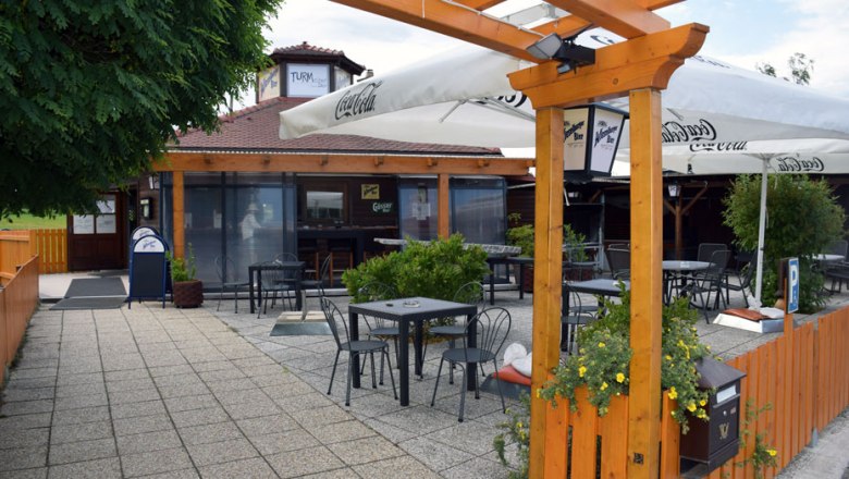 Au&szlig;enansicht mit Gastgarten, &copy; Turmst&uuml;berl by Patrick Zach