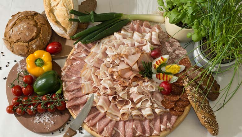 Wurst und Speck vom Biohof, &copy; Biohof Hubicek