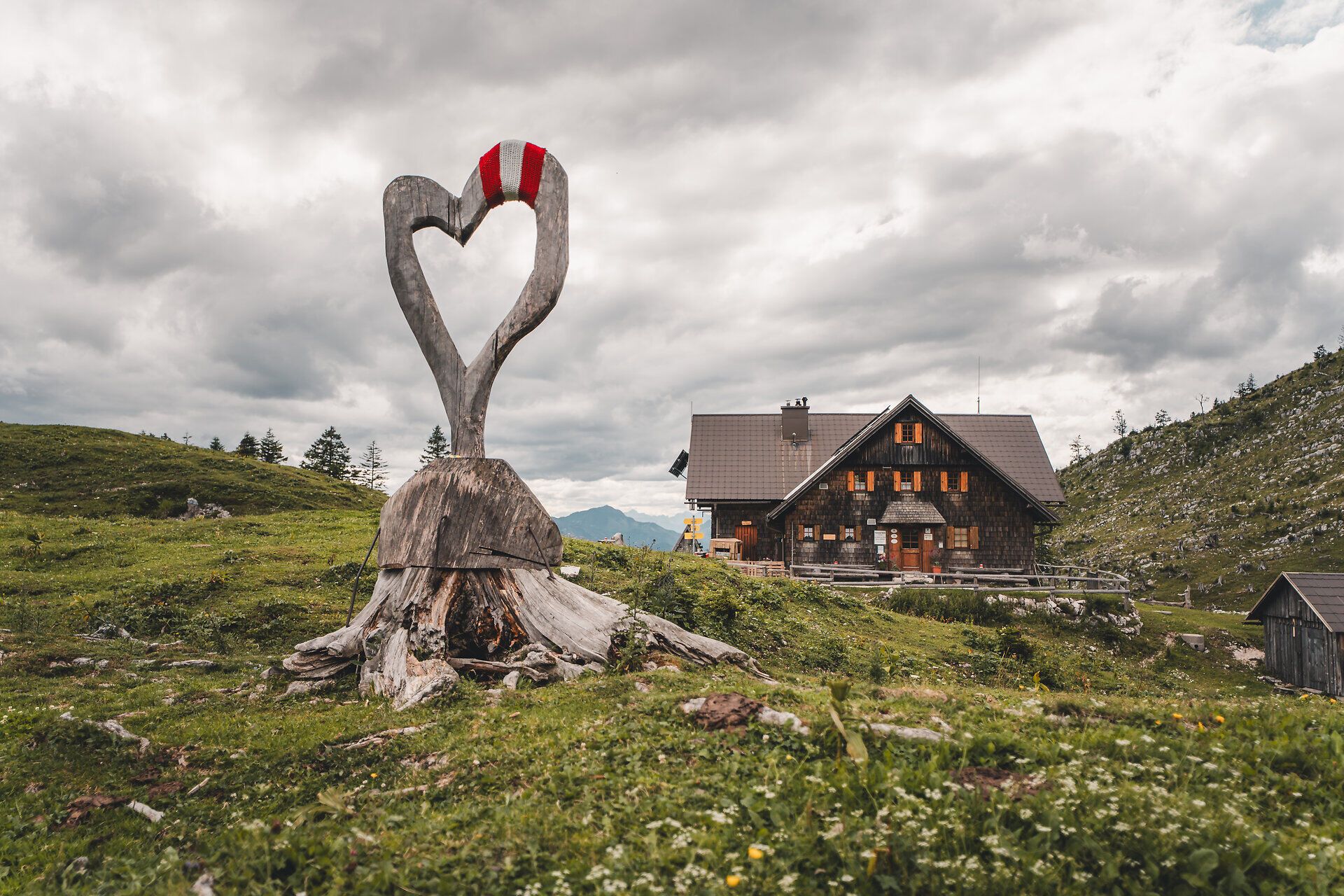 Ybbstalerhütte als Ausflugshütte auf der Dürrensteinalm im Mostviertel.