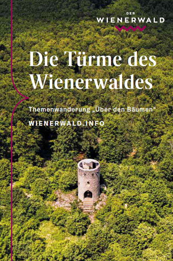 Die Wilhelmswarte, ein runder steinerner Aussichtsturm inmitten des Waldes am Anninger bei Gaaden, auf dem Cover der Wanderkarte "Türme des Wienerwaldes".“