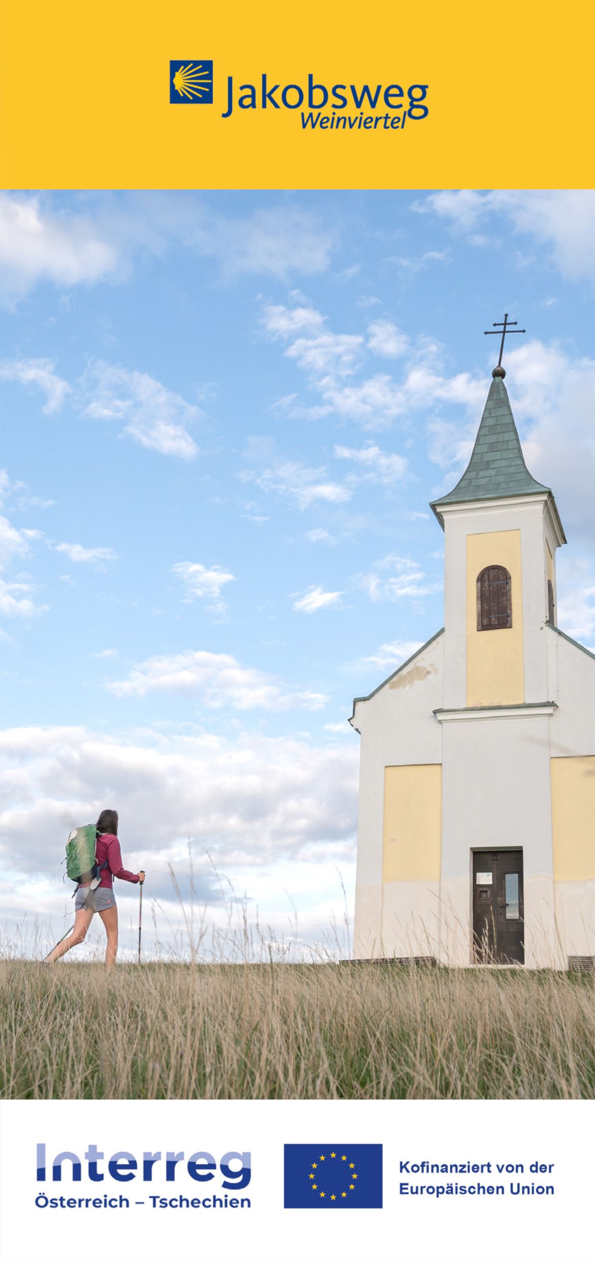 Cover: Person, die am Jakobsweg pilgert und am Weg zur Kapelle am Michelberg ist.