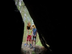 Höhle „Steinerne Stube”, © TDW, Foto Schewig