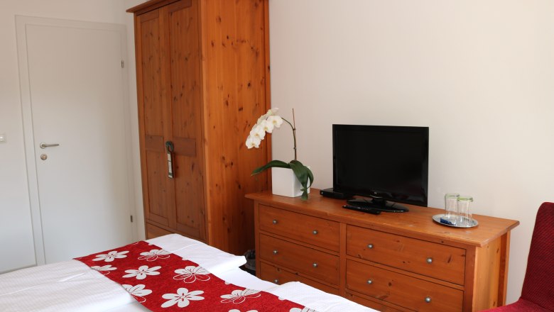 Zimmerausstattung, &copy; G&auml;stezimmer Rolea