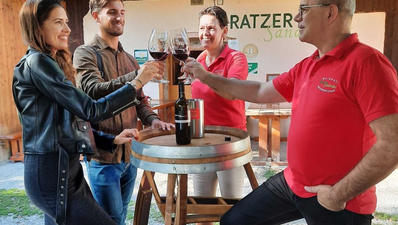 Weinverkostung, Buschenschank Gratzer-Sandriester, Prellenkirchen, © Donau Niederösterreich, Neubauer