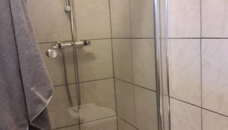 Dusche, &copy; privat