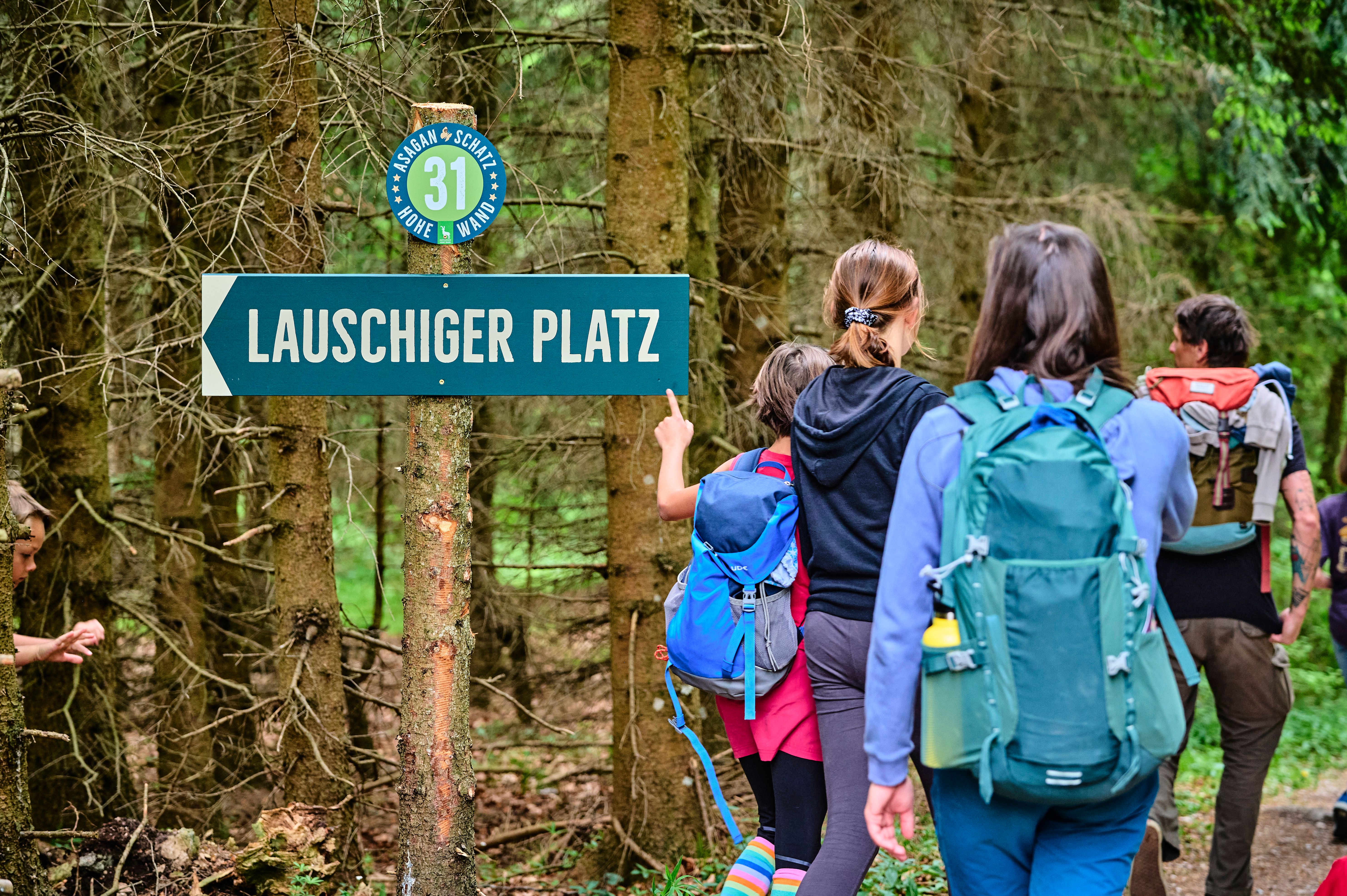 Wanderer bei  "Lauschiger Platz" 