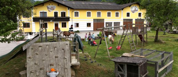 Ein Abenteuerspielplatz wartet auf kleine und gro&szlig;e Kinder, &copy; Feldm&uuml;hle E&szlig;letzbichler