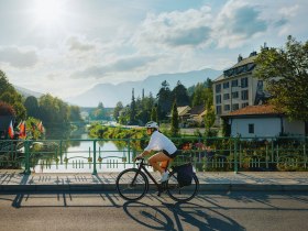 Radfahren auf der Schwarzatal Radroute durch die Region Semmering Rax