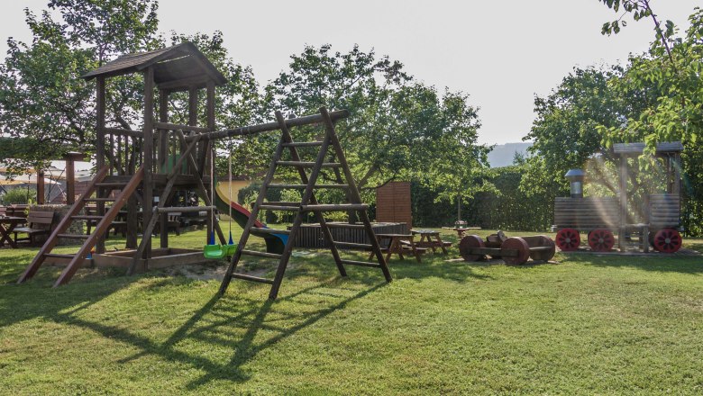 Kinderspielplatz beim Heurigenbetrieb Rehrl-Fischer, © Robert Ringseis