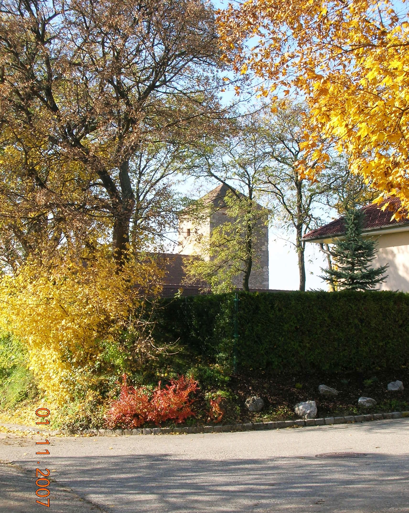 Wehrturm im Herbst