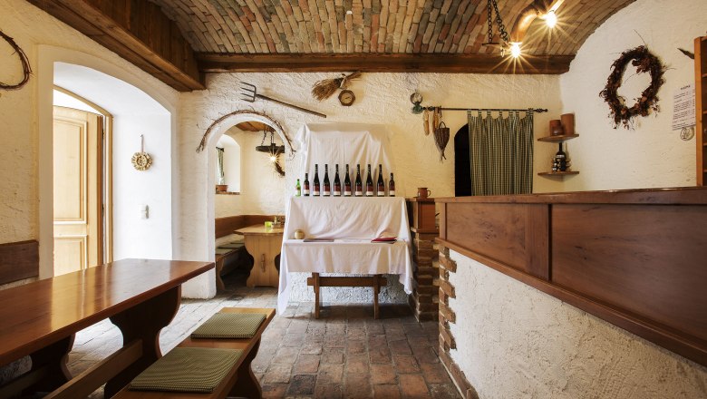 Heurigenlokal innen im Weingut Donabaum Helmut, &copy; Monika Loeff