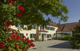 Hof, &copy; Riedl-St&ouml;ger