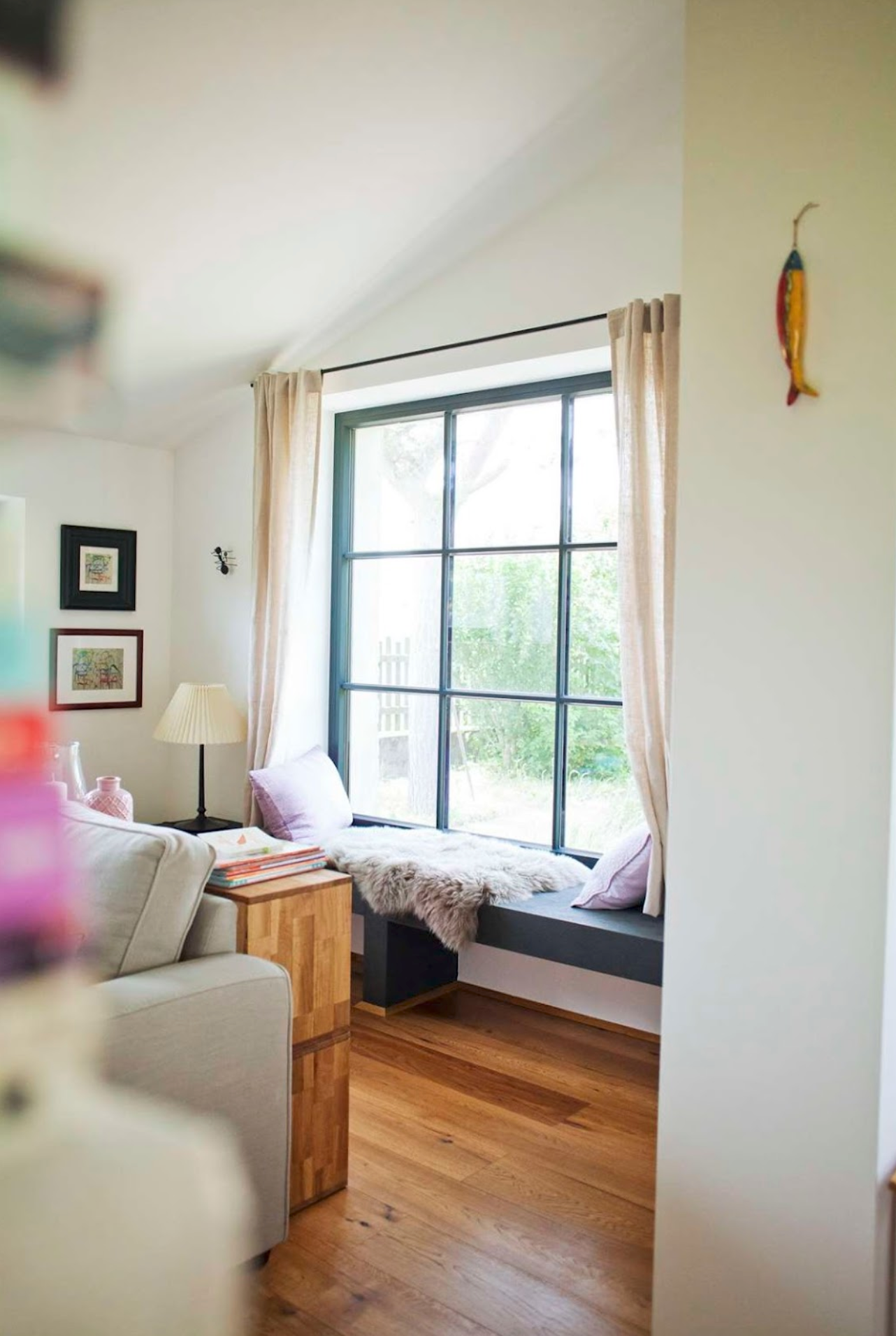 Wohnzimmer im 5er-Haus Fensterbank mit Sitzmöglichkeit, Rohrau 