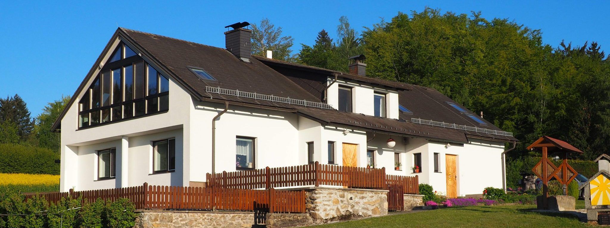haus-aussenaufnahme-sommer