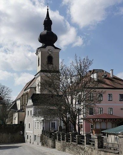 ältestes Haus und Kirche