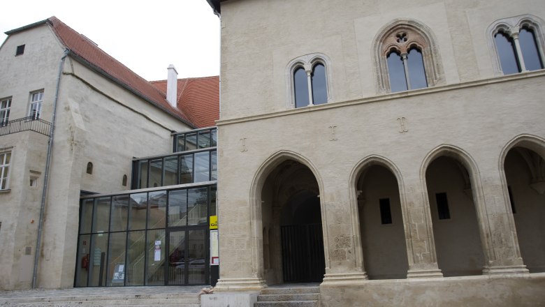 Gozzoburg aussen, © Guenter Kargl