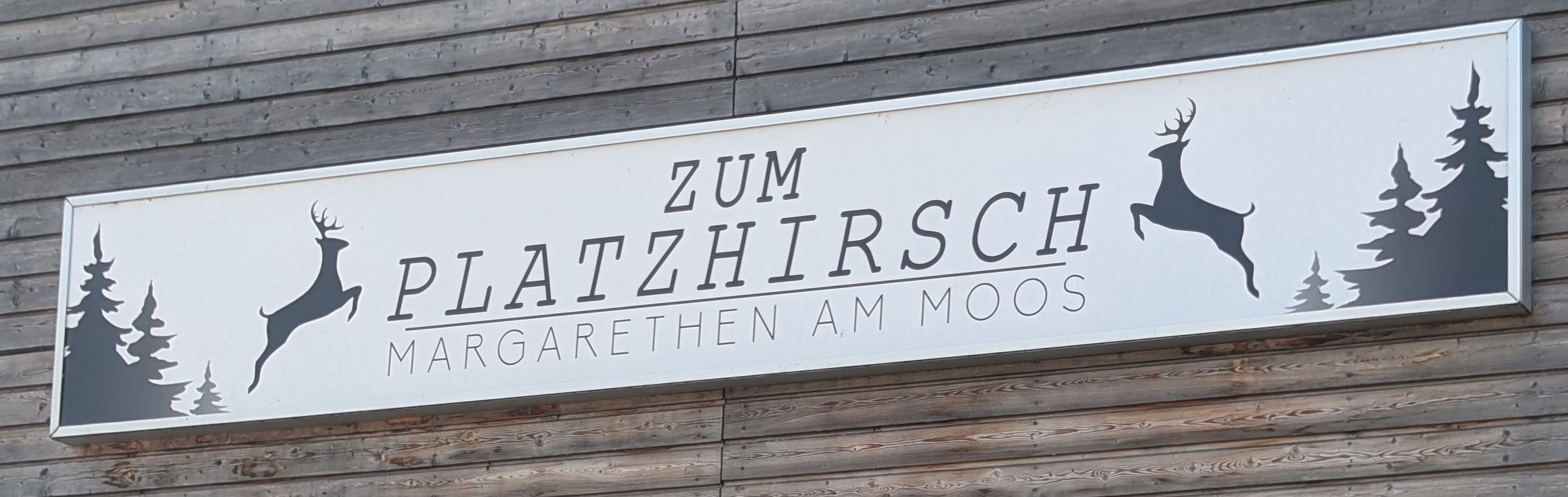 Schriftzug "Zum Platzhirsch" 