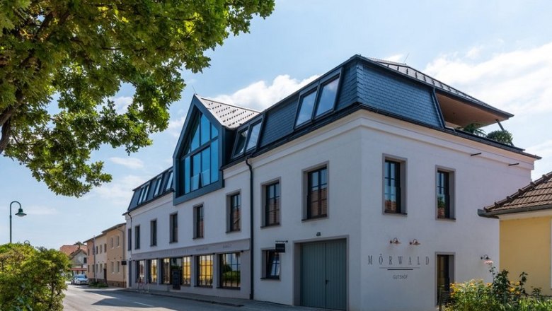 Gutshof Aussenansicht, &copy; M&ouml;rwald