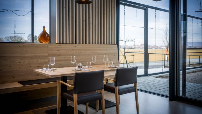 N&auml;hrer Tisch, &copy; robert herbst