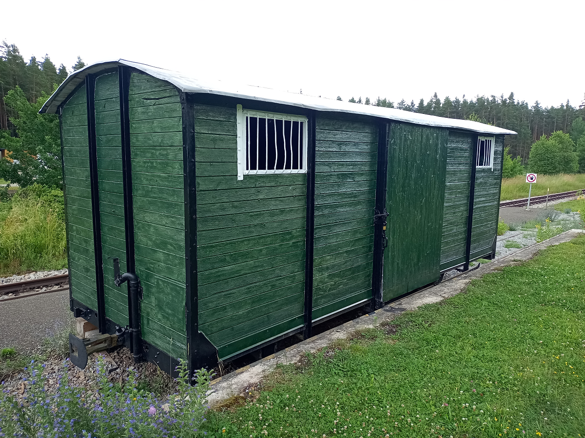 Waggon auf der Grünfläche