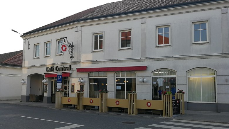 Cafe Central Loosdorf, © Roman Zöchlinger