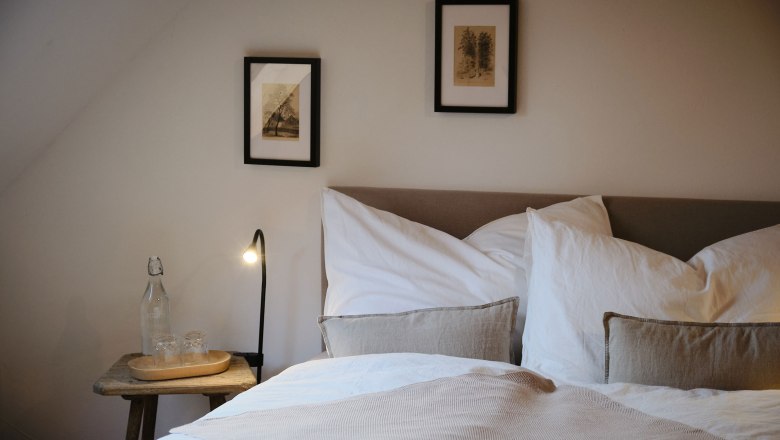 Schlafzimmer, Blumenwiese, &copy; Mathias Lixl / lixl.com