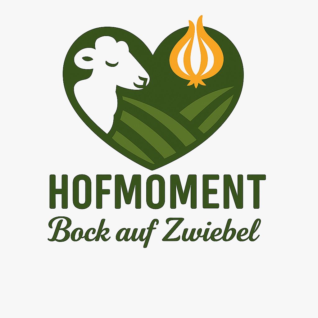 Logo mit einem Schaf und einer Zwiebel in einem grünen Herz, darunter der Text 'Hofmoment Bock auf Zwiebel'.