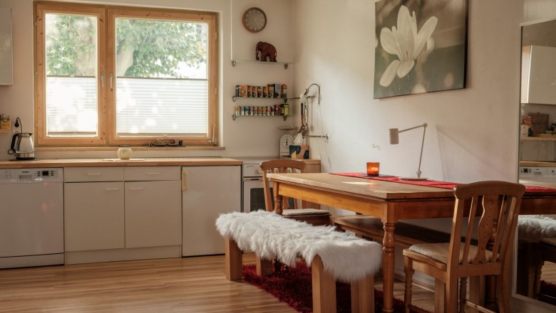 Küche Yogaloft, © Klaus Ewert, Fotograf Laurin Buitmann