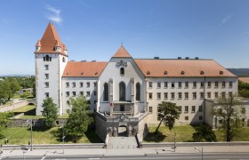 Burg Wiener Neustadt und St. Georgskathedrale, Theresianische Militärakademie, © Wiener Alpen, Foto: Franz Zwickl