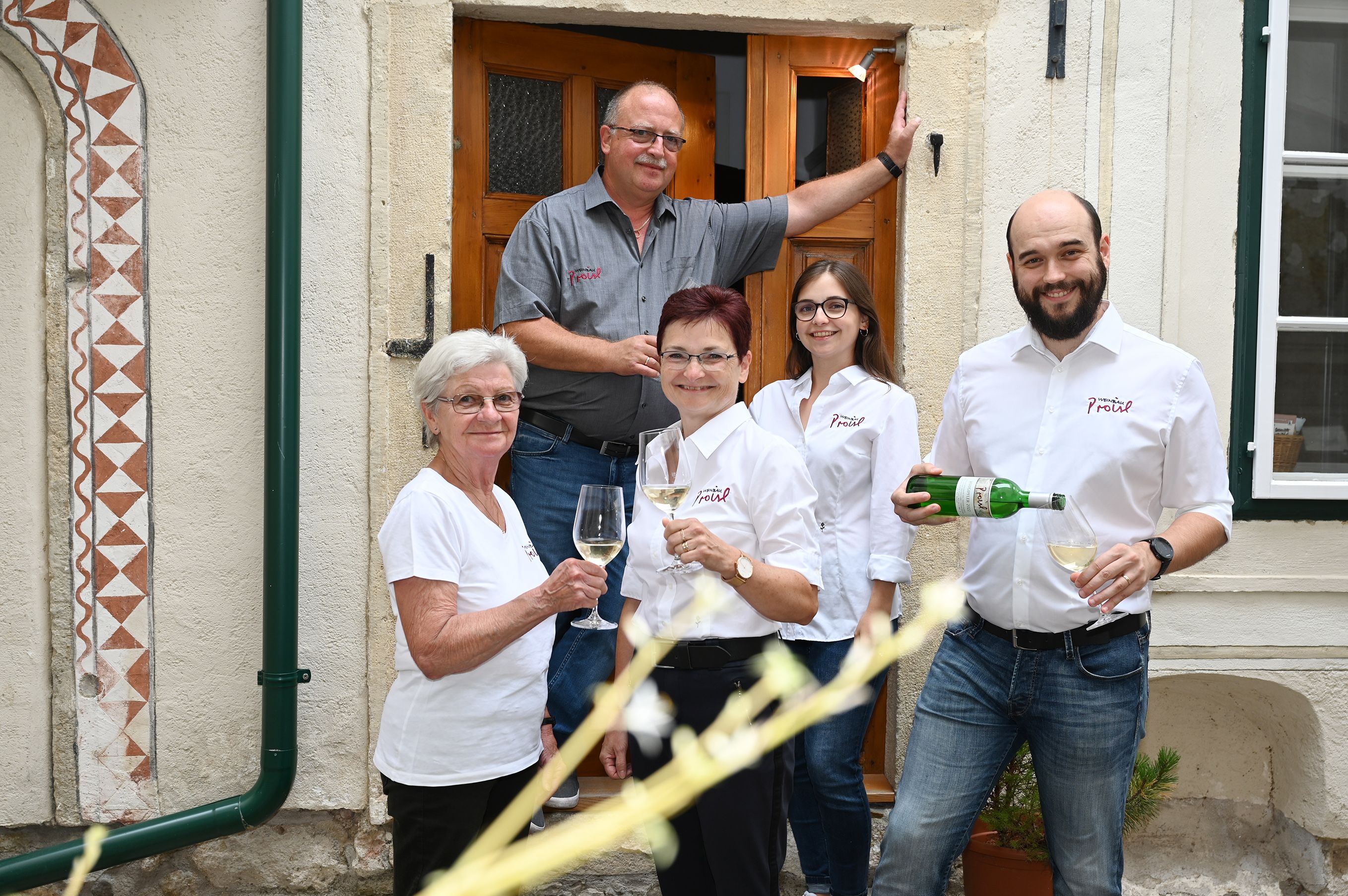 Familie im Hof