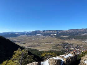 Aussicht vom Gr&ouml;&szlig;enberg Richtung Schneeberg, Hohe Wand und &uuml;ber die Neue Welt, &copy; Wiener Alpen in Nieder&ouml;sterreich
