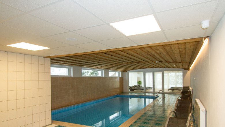 Indoor-Schwimmbad, &copy; Alpenhotel Ensmann