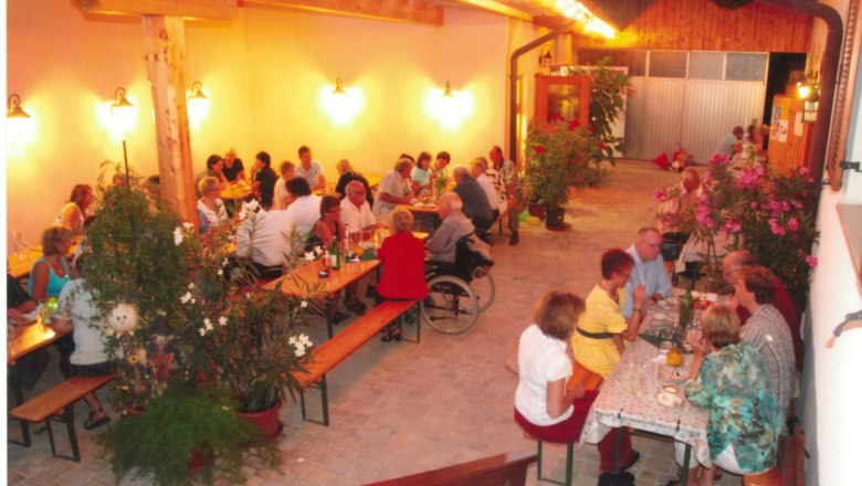 laube1, &copy; Hinterleitner