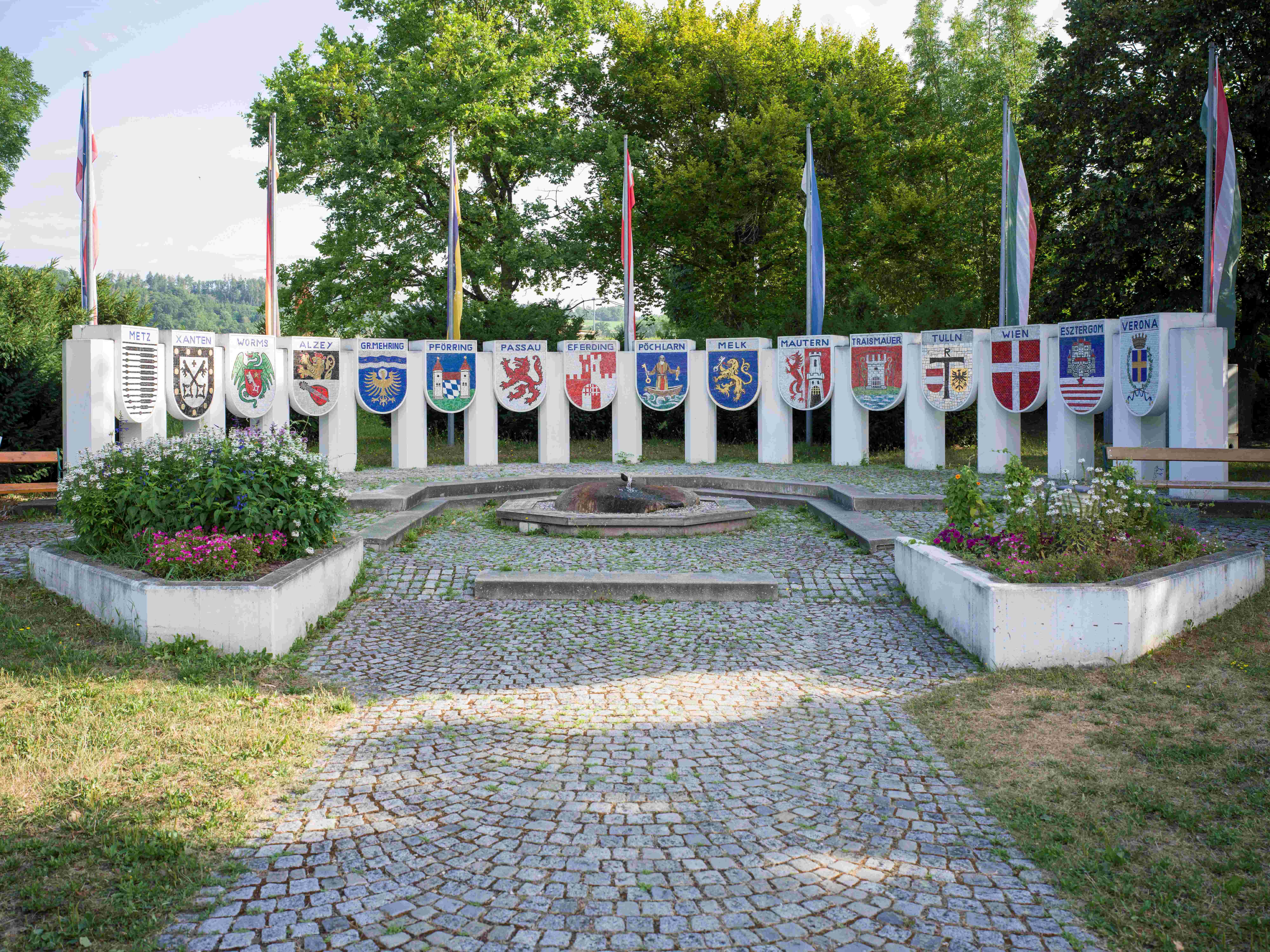 Nibelungendenkmal in Pöchlarn