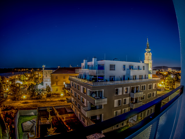 Blick auf das Gebäude der Ferienwohnung von außen