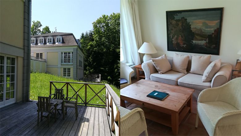 Links: Terrasse mit Holzmöbeln, rechts: Wohnzimmer mit Sofa und Gemälde.