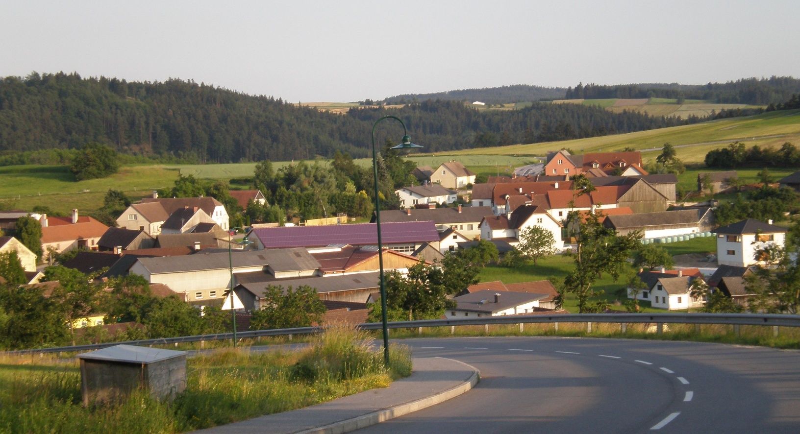 Ausblick vom Startpunkt auf den Ort Brand