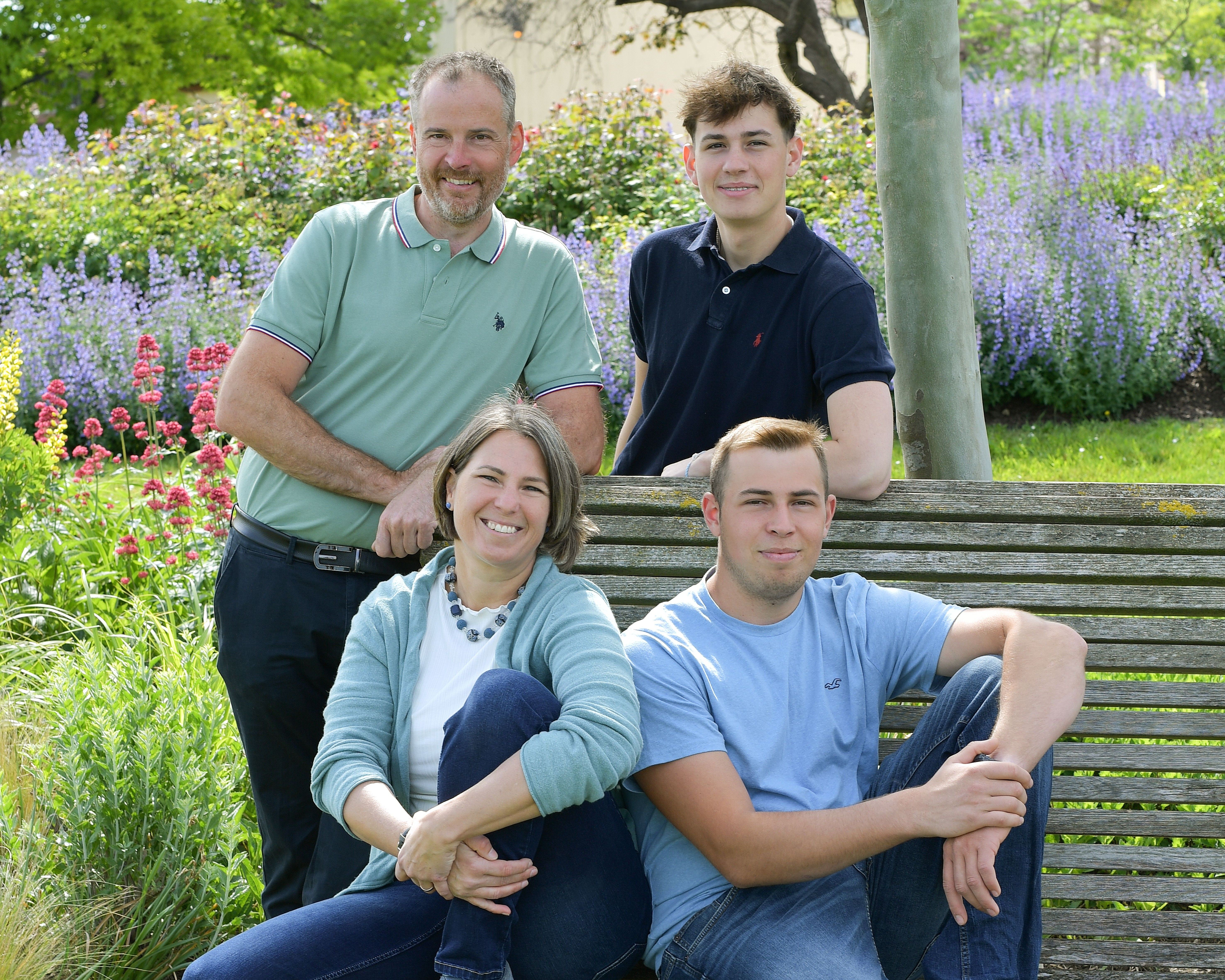 Familie Mayer, Vater, Mutter, 2 Söhne