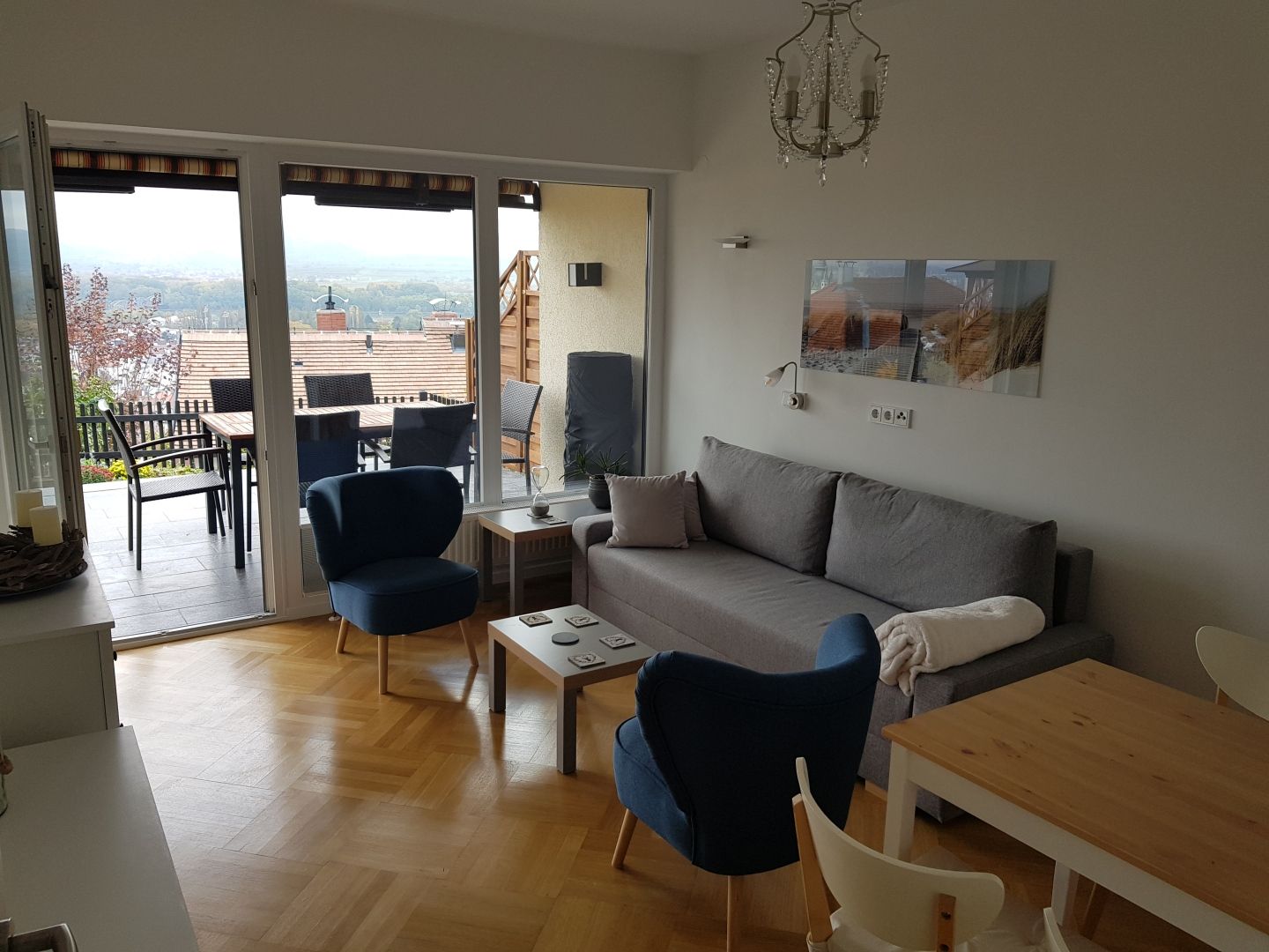 Wohnzimmer mit Terrasse