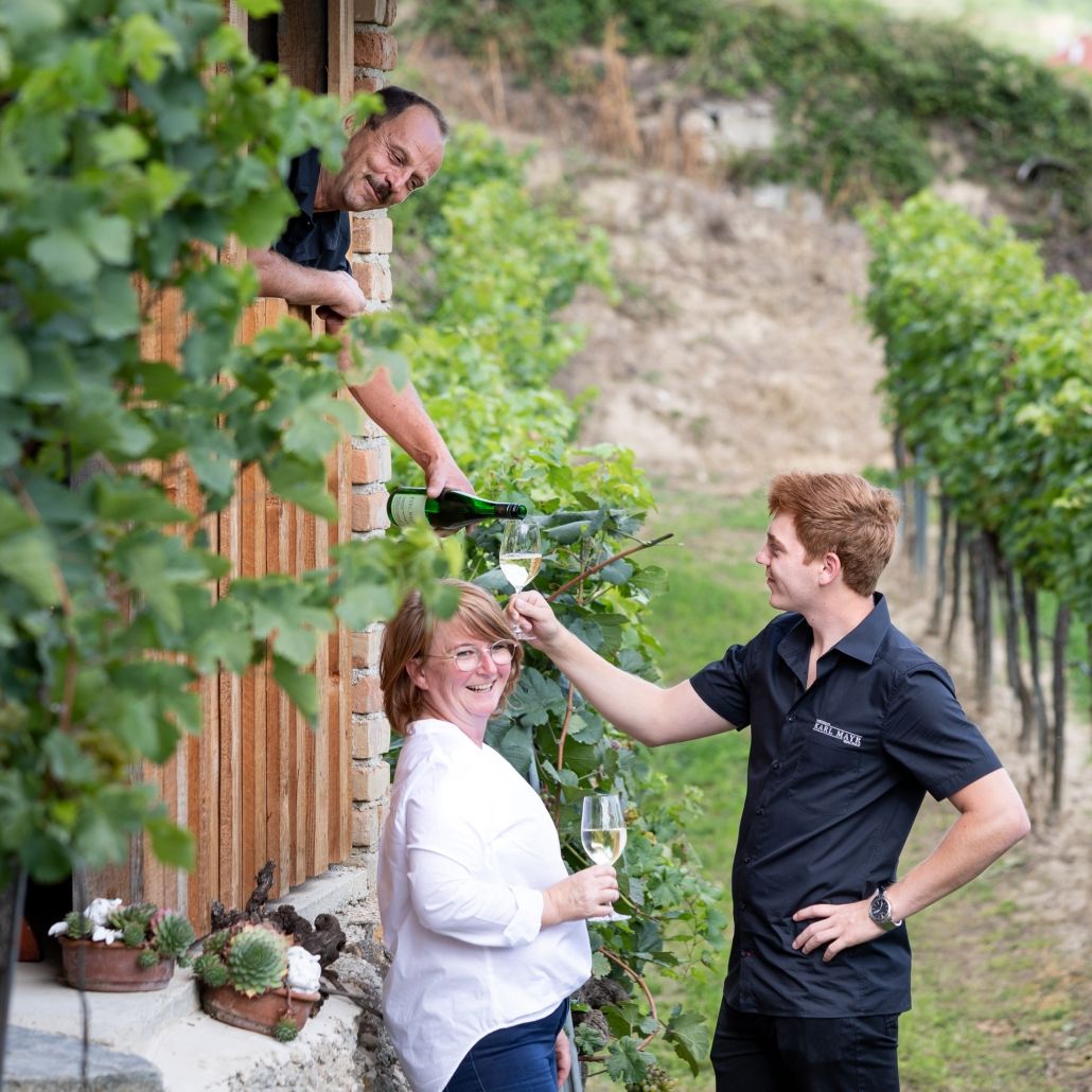 Familie Mayr im Weingarten