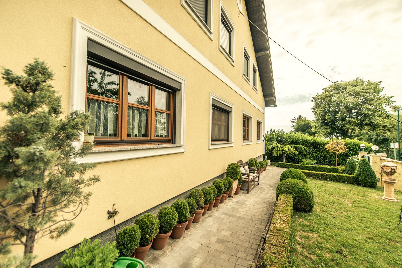 Vorderansicht Weinpension