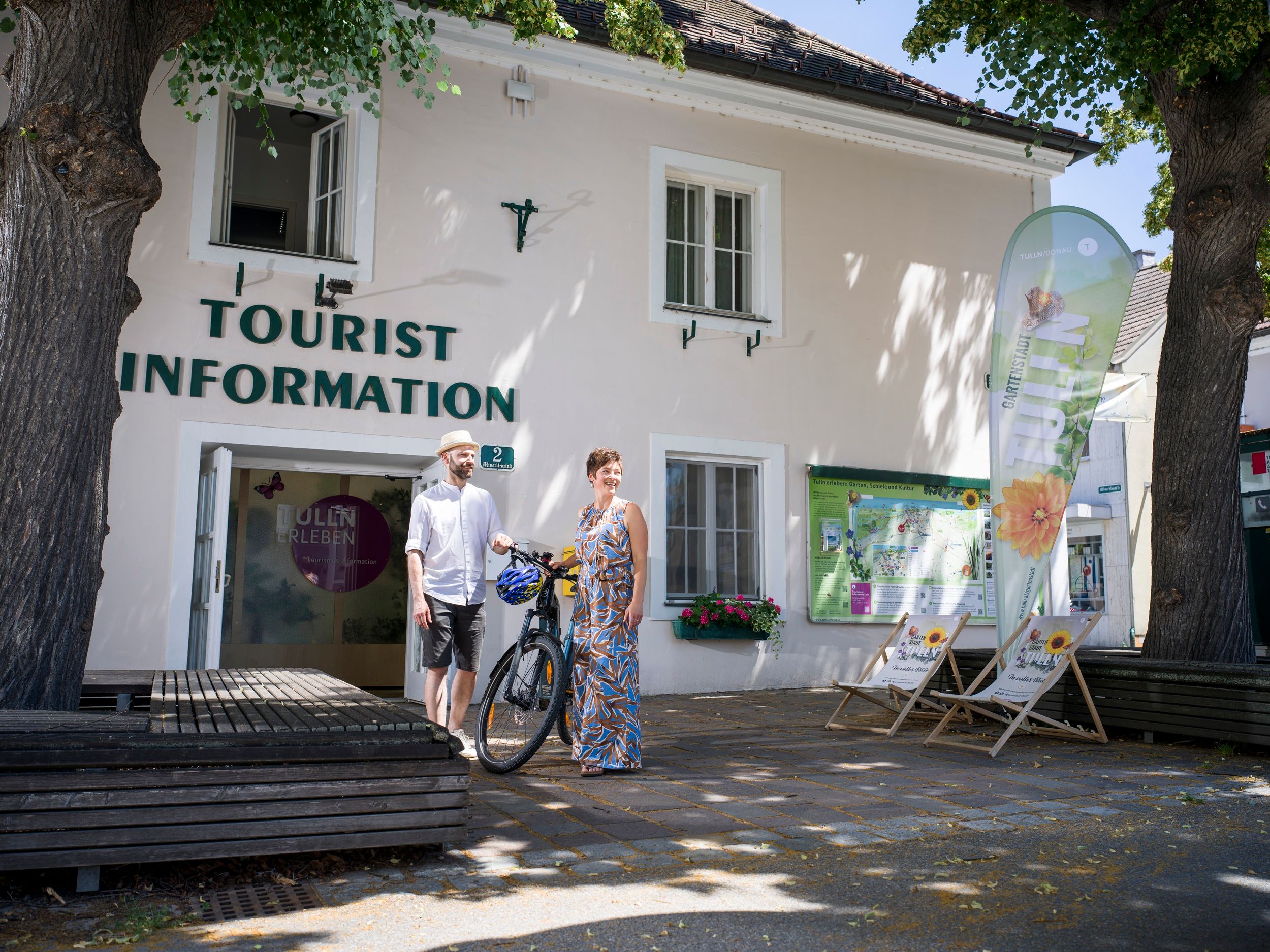 Paar mit E- Bike Tourismusinfo Tulln 