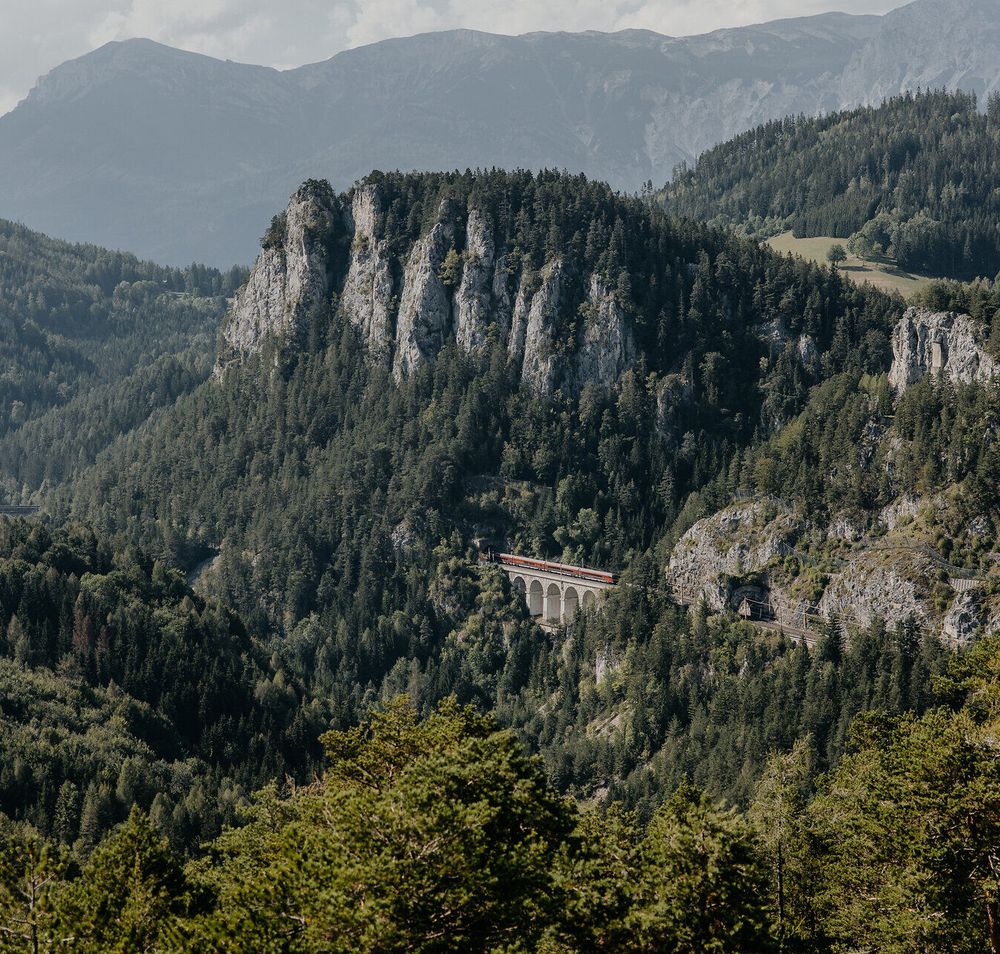 Blick auf die Pollereswand mit Viadukt, dem 20 Schilling Blick