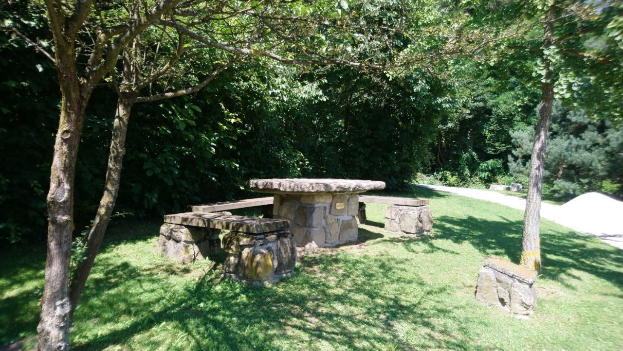 Sitzecke aus Stein