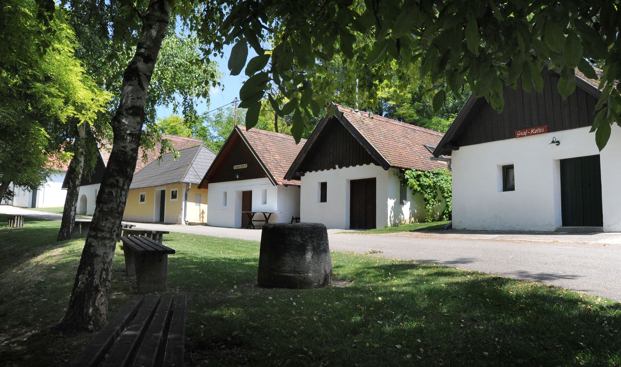 Kellergasse Leithen in Platt