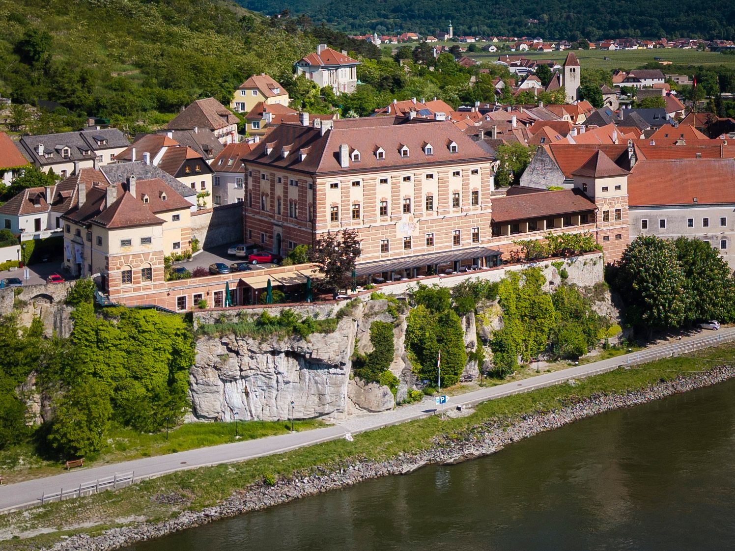 Schloss_Hotel_Dürnstein_Luftaufnahme