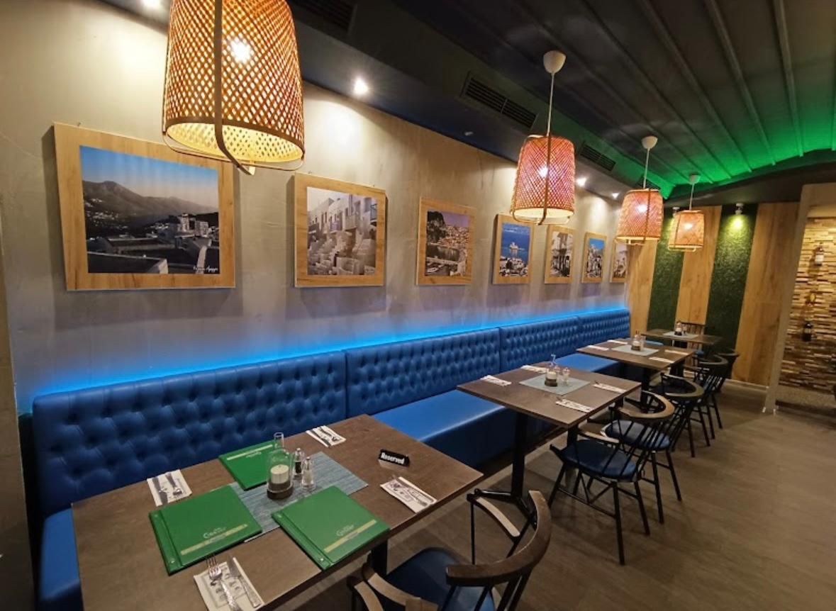 blaue Eckbank Lokal inne