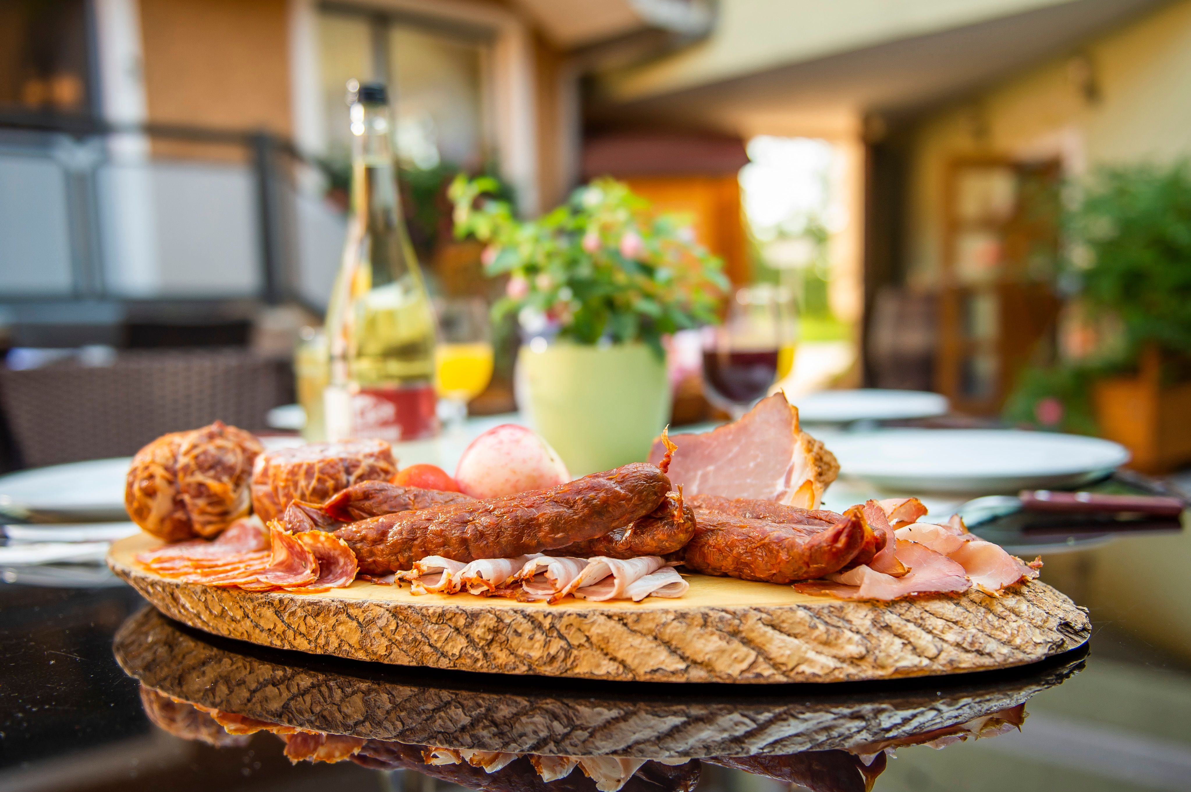 Jaus mit Wurst- und Fleischprodukte der Familie Wilhelm