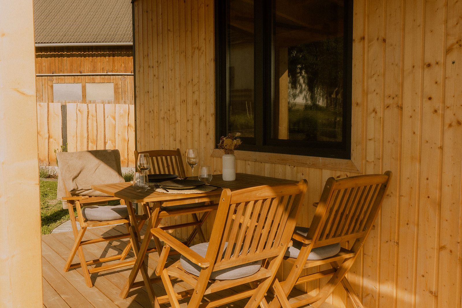 Terasse vor dem Tiny Haus 